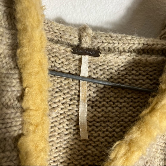 FREE PEOPLE *RARE* Eskimo Faux Fur Trim Toggle Hooded Wool Tunic Sweater - Picture 12 of 14